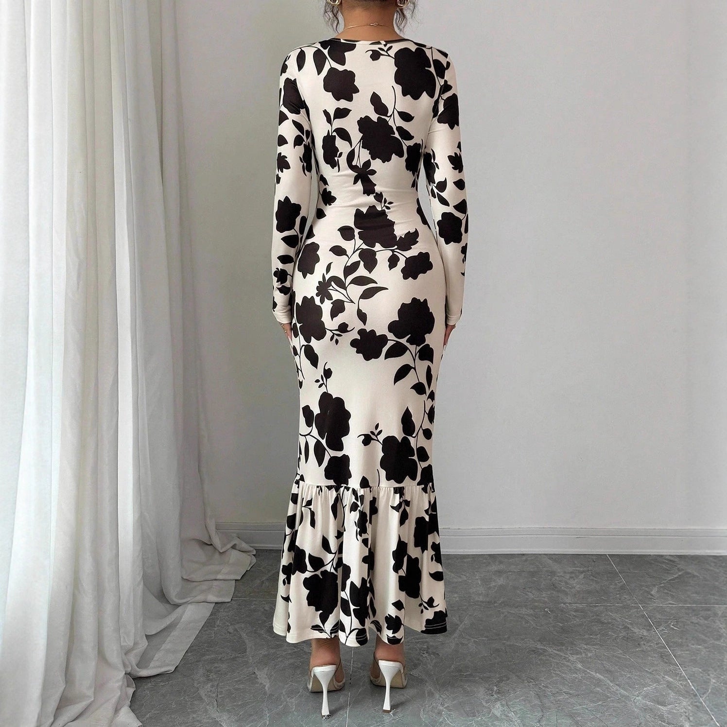 Women’s Elegant Long-Sleeve Dress – Sophisticated Floor-Length Fashion