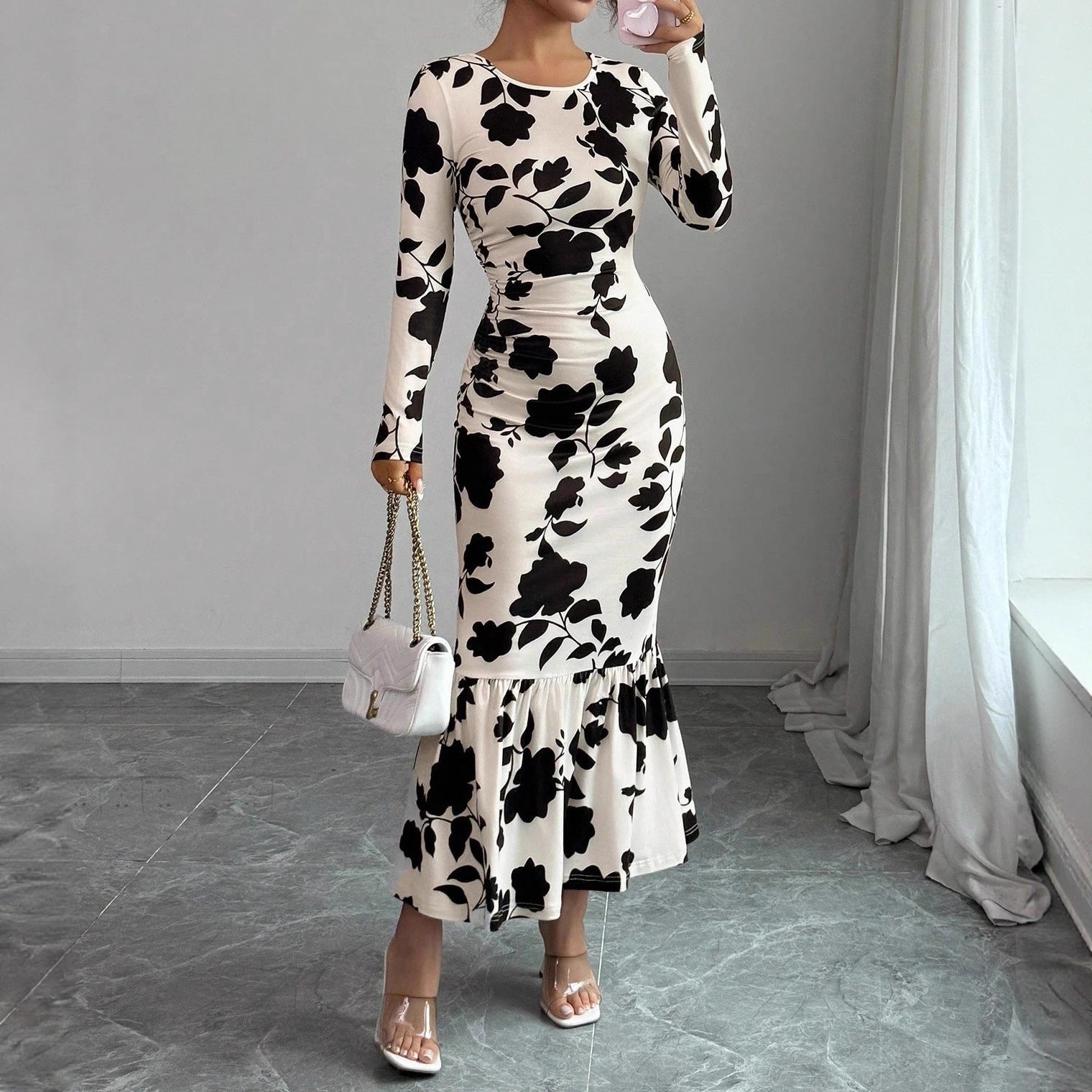 Women’s Elegant Long-Sleeve Dress – Sophisticated Floor-Length Fashion